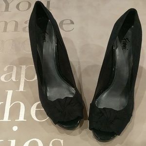 Navy peep-toe heels!